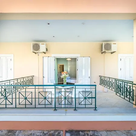 Apartamento St Nicholas B4 Garden View I Dafnila